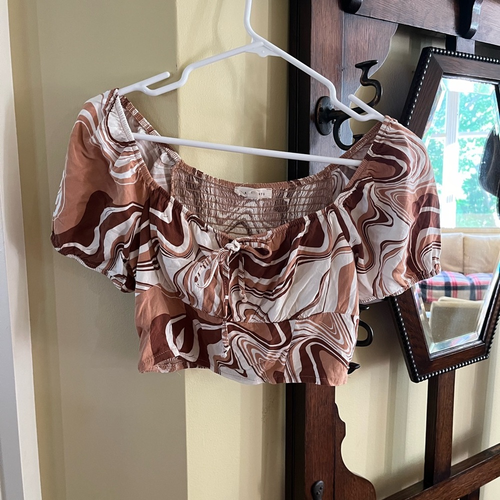 LA Hearts cropped top with poofed sleeves